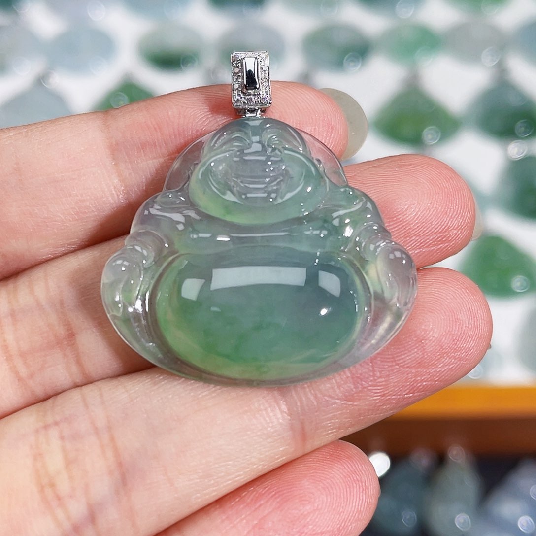 颈饰18K金镶嵌翡翠吊坠