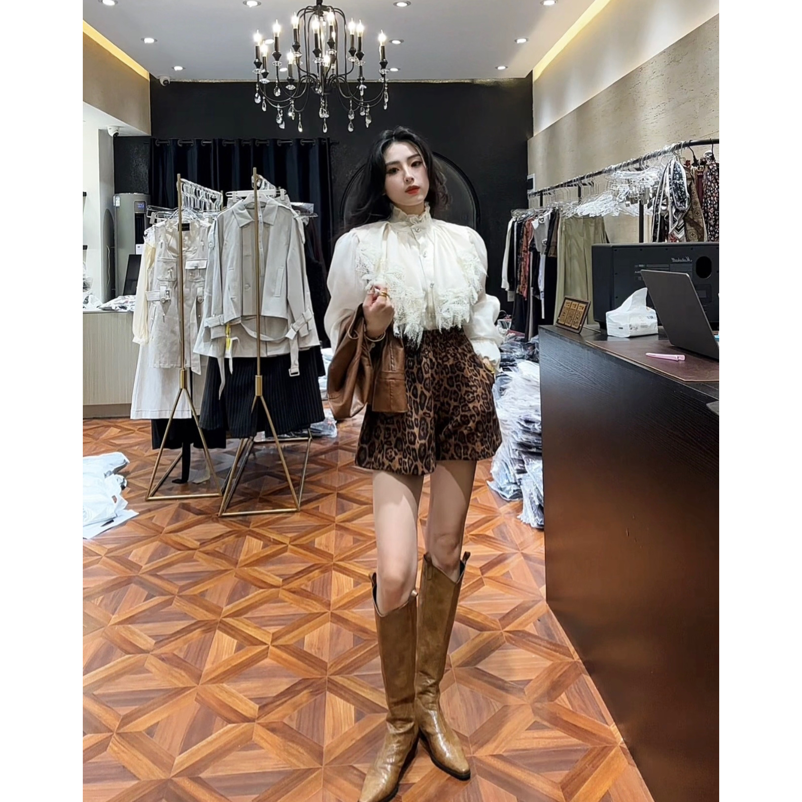 【 Wan wan】礼花领蕾丝拼接珠光衬衣