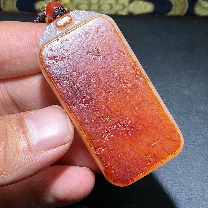 奥***脊和田玉未镶嵌颈饰CC