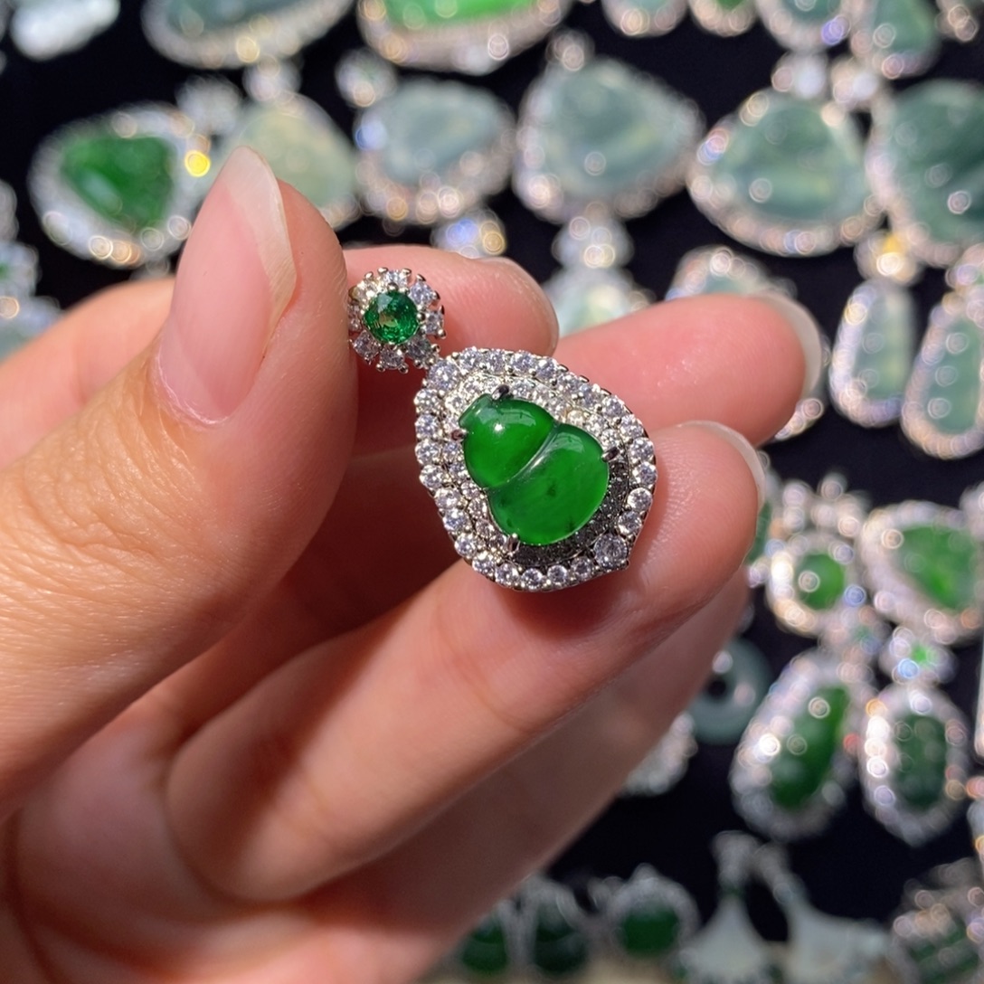 翡翠未镶嵌颈饰天然