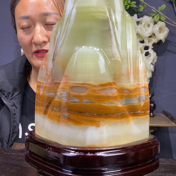 边***人石材精品古青石摆件