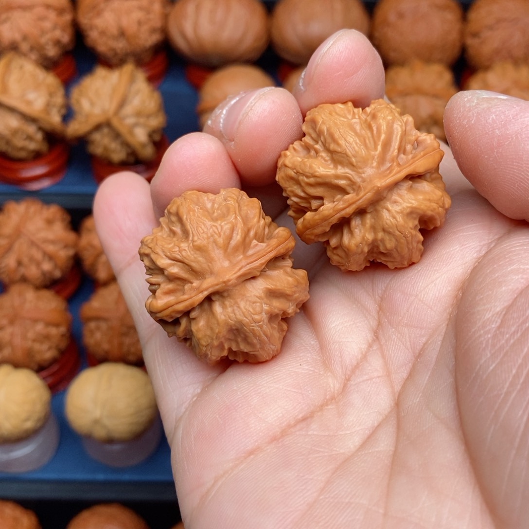 把件文玩核桃吃**籽手捻玄珠