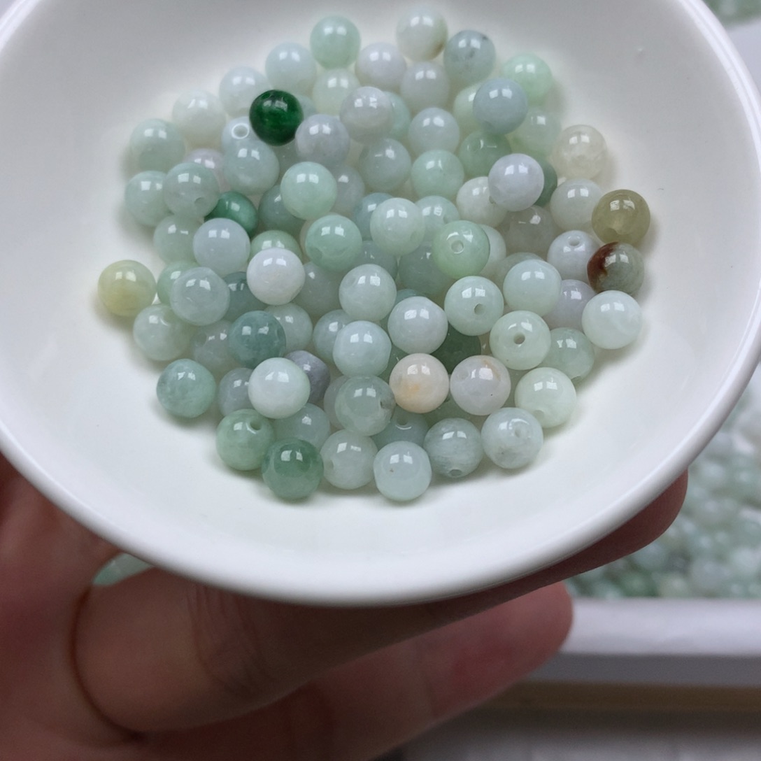 翡翠颈饰未镶嵌卡5➕。100颗 