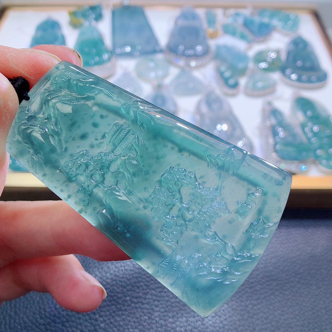 翡翠颈饰未镶嵌翡翠