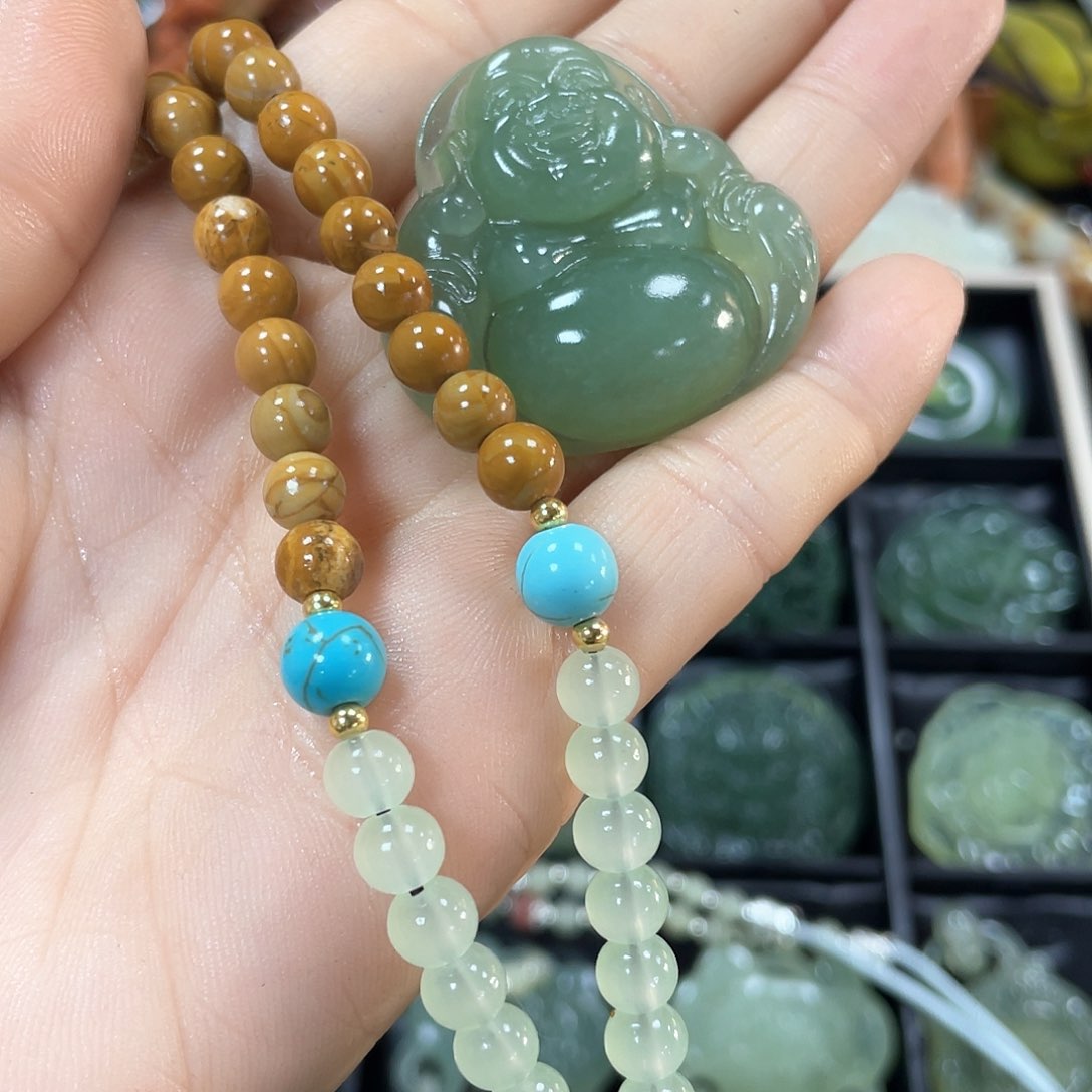 蛇纹石玉颈饰未镶嵌