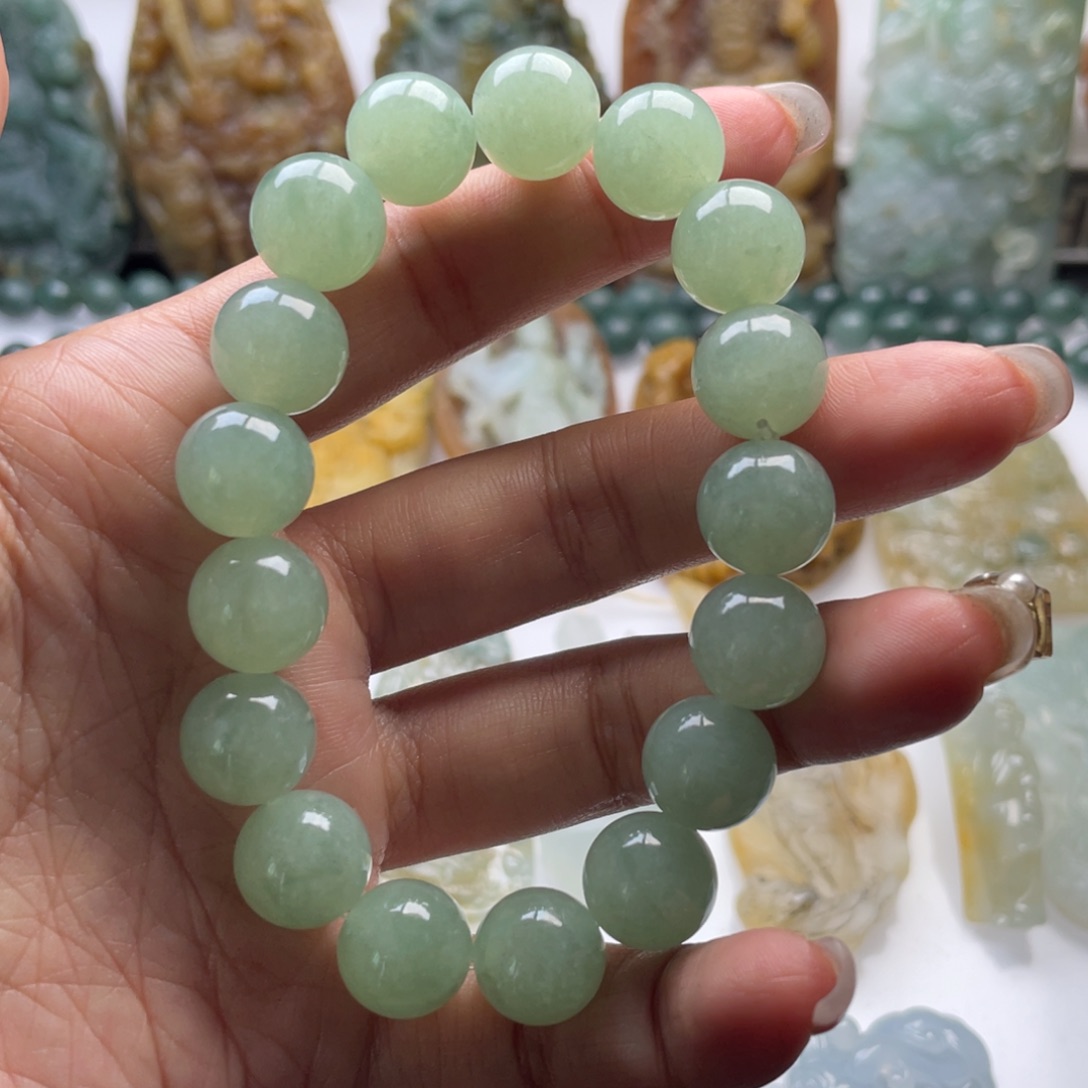 翡翠颈饰未镶嵌手串