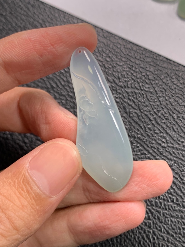 天然缅料A货翡翠随型莲花好运连连 42.4-15.3-4.9mm