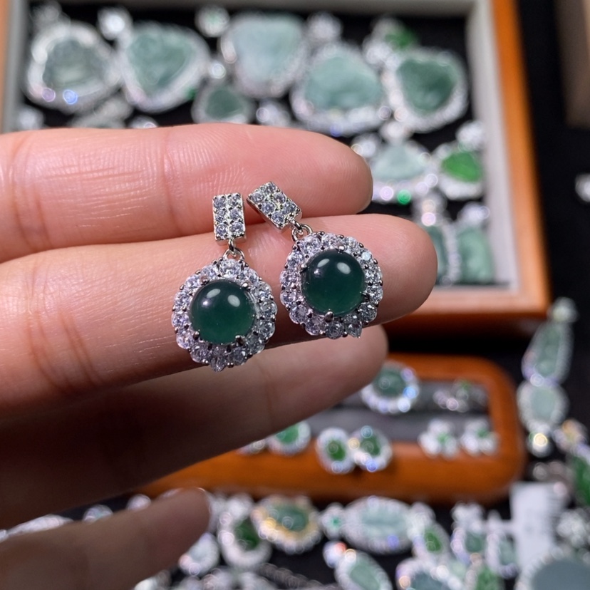 【闪购商品】翡翠颈饰未镶嵌天然