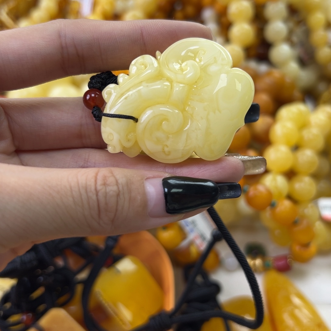 琥珀珠宝奇石未镶嵌