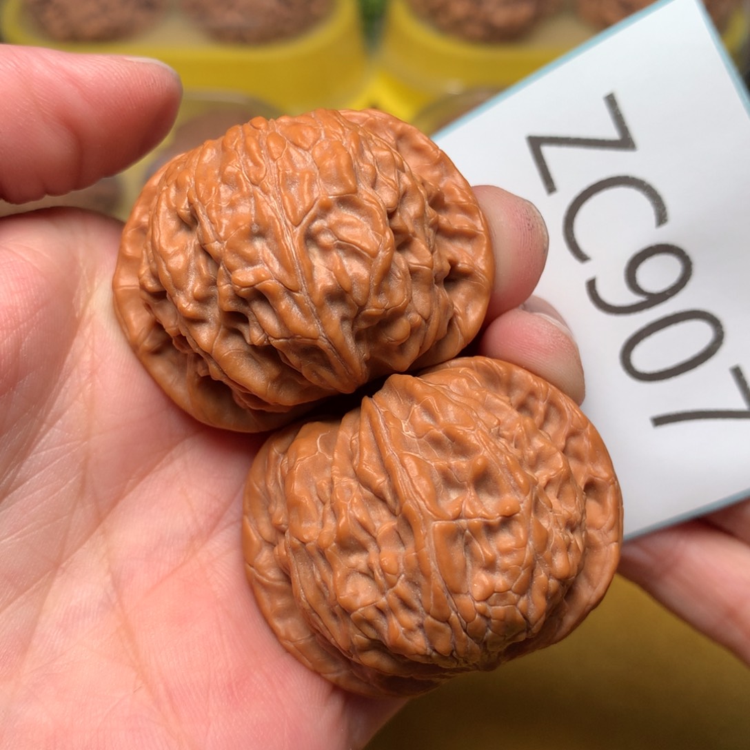 文玩核桃把件山地正磨40