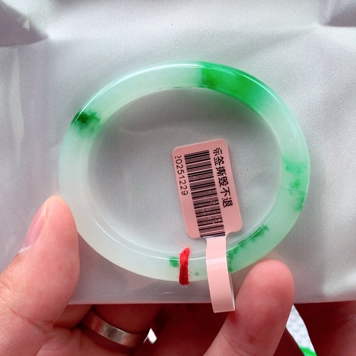 翡翠未镶嵌手镯翡翠