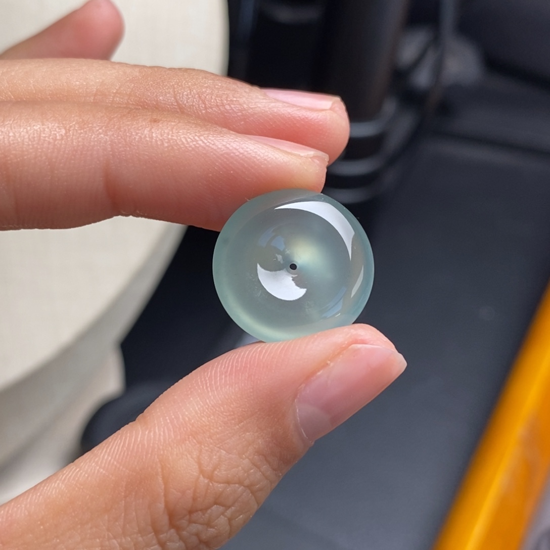 翡翠未镶嵌颈饰高冰晴绿底色浓郁吸睛清爽冰透水润平安扣