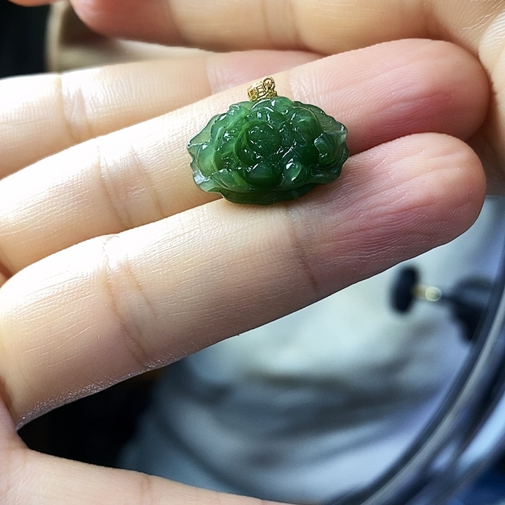 和田玉18K金镶嵌颈饰