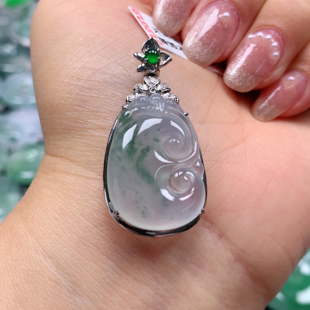 翡翠颈饰18K金镶嵌天然翡翠