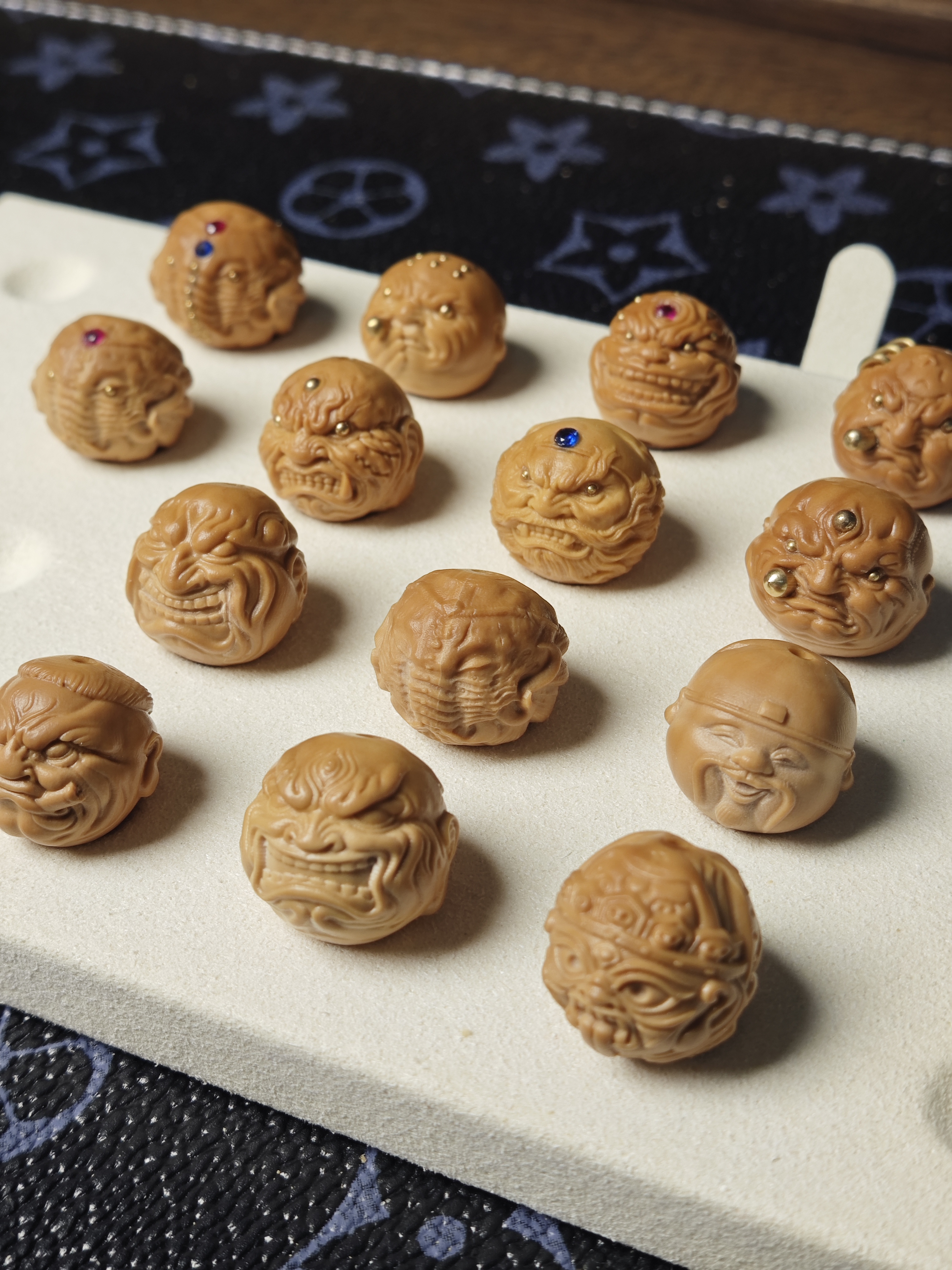 随机猴头雕刻单颗