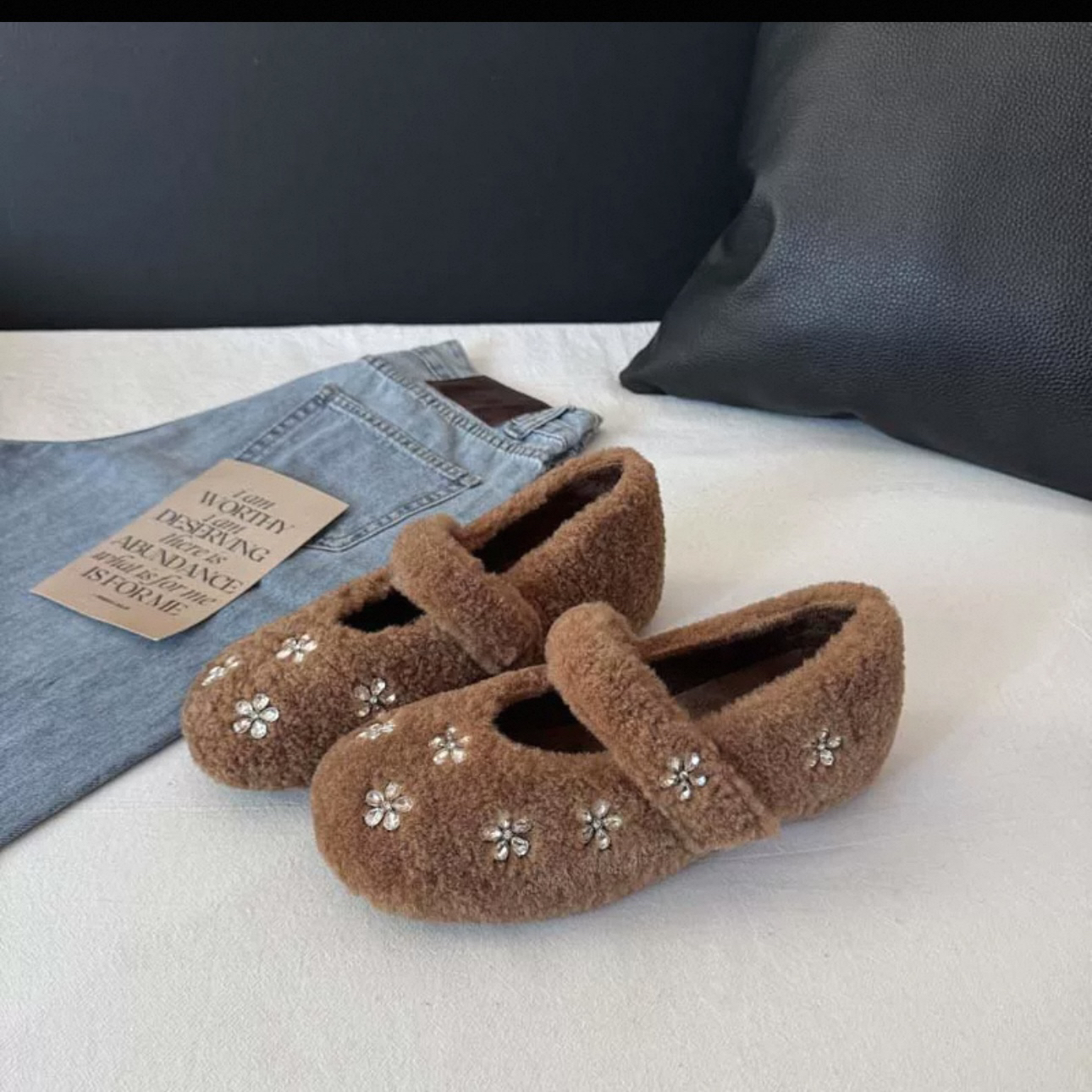 [Findme大码女鞋41-43]韩系小花～韩版百搭浅口方头毛绒玛丽珍