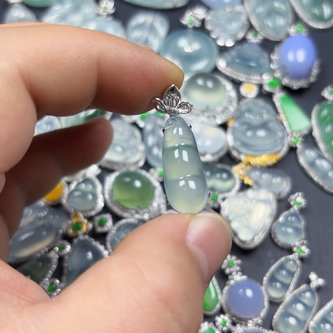 翡翠颈饰18K金镶嵌天然缅甸A货翡翠