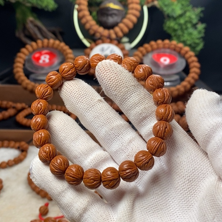 桃核吊坠最**友秦岭龙纹