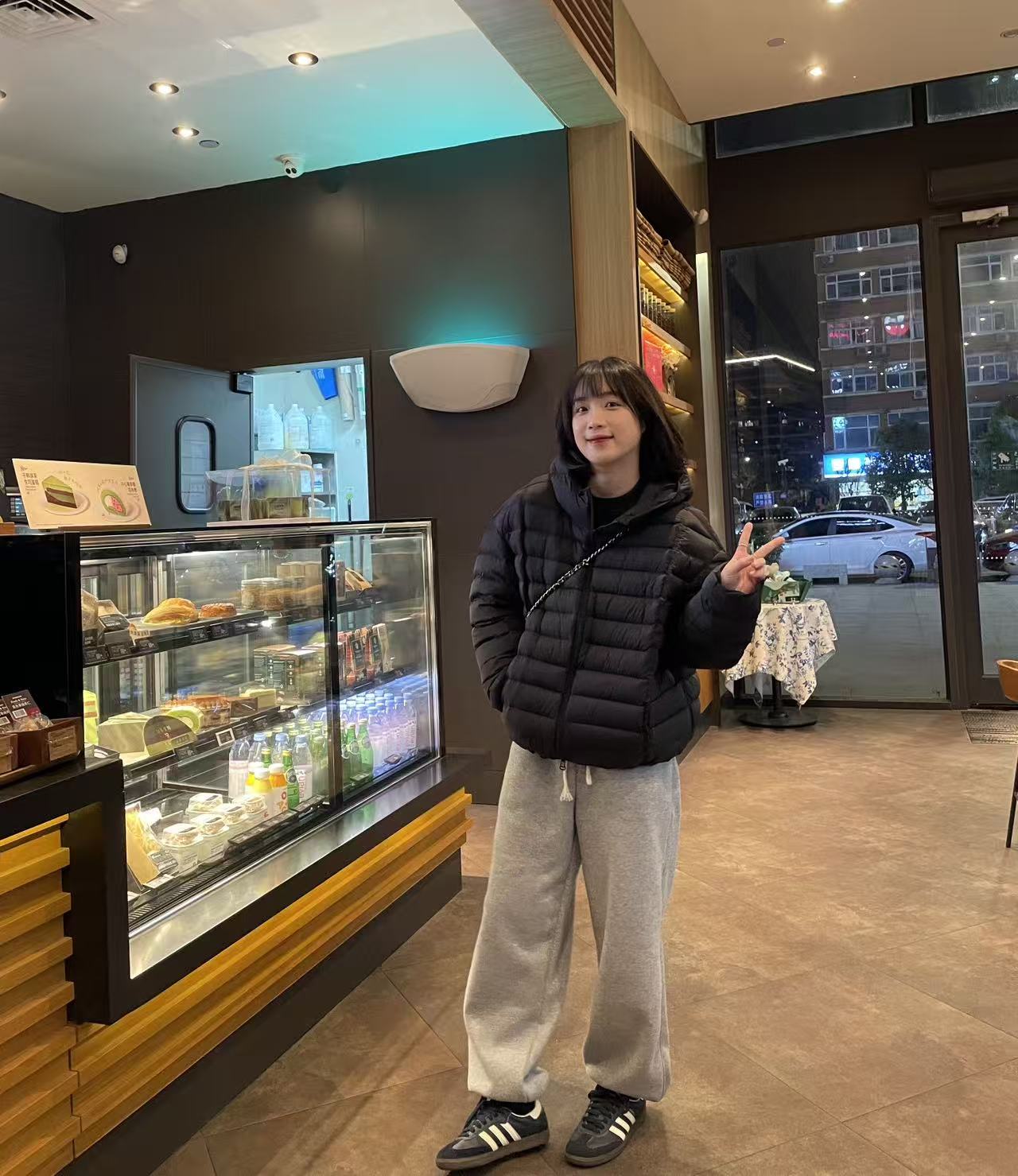  Sevbasks 七七家韩版  东大门黑色连帽排骨风格秋冬轻薄羽绒服