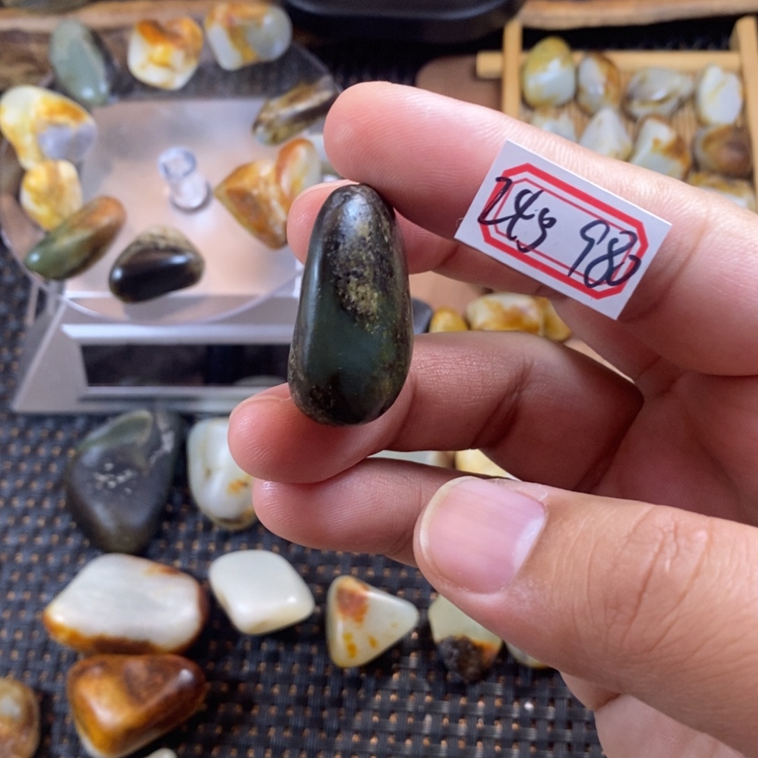 和田玉（糖玉）未镶嵌挂件