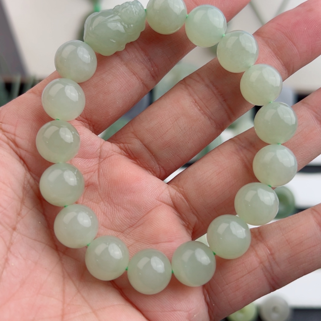 吊坠(赠链)未镶嵌和田玉666