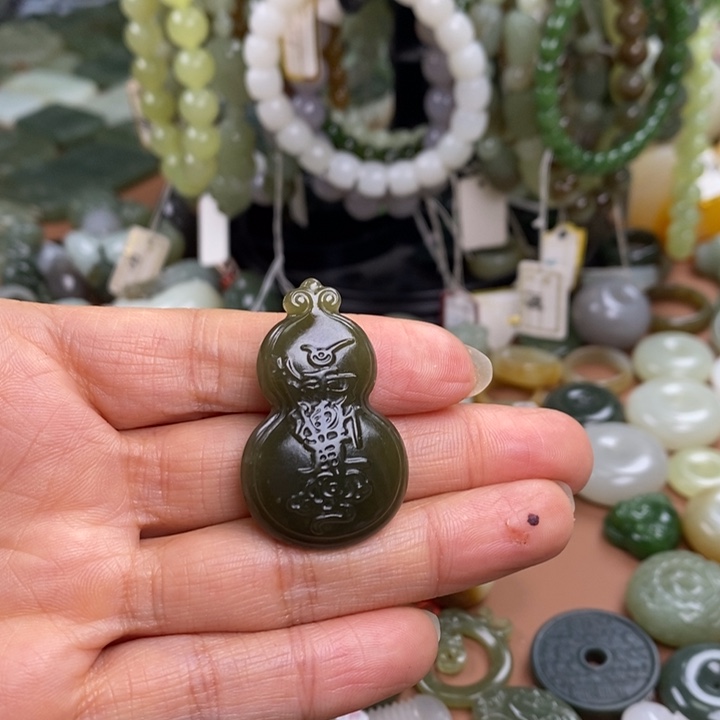 御***青和田玉未镶嵌手链