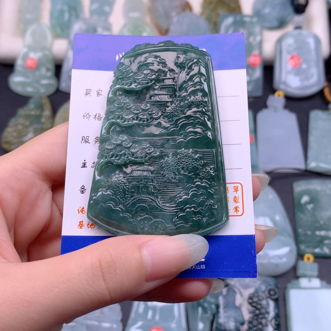 翡翠未镶嵌颈饰翡翠