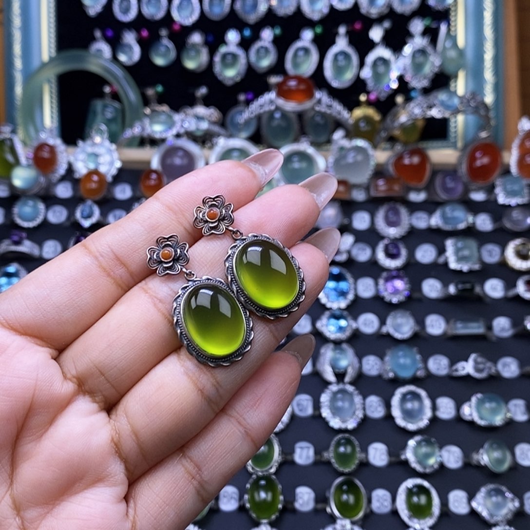 清***风岫玉银S925镶嵌耳钉