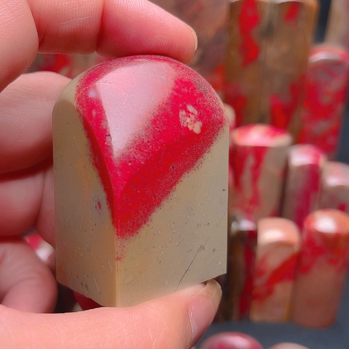 昌化石昌化鸡血石质地优良