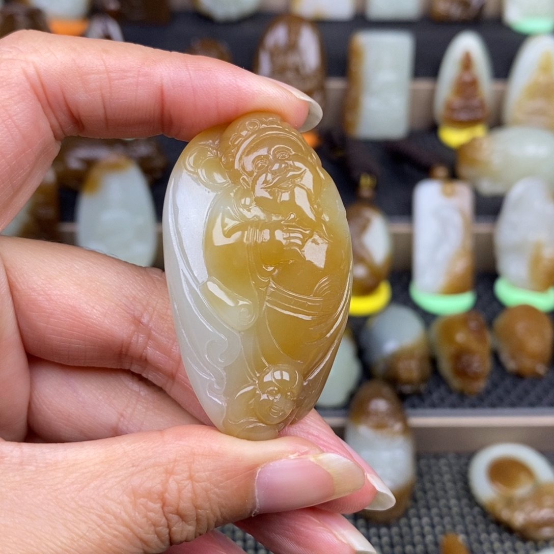 和田玉未镶嵌颈饰