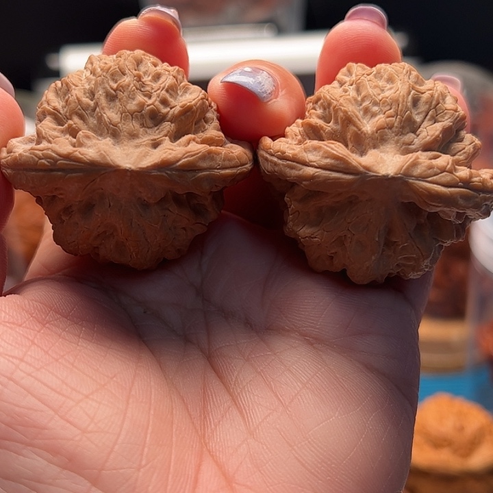 文玩核桃把件金公子 头茬对 全品