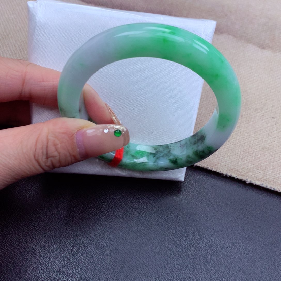 翡翠手镯未镶嵌缅甸翡翠手镯