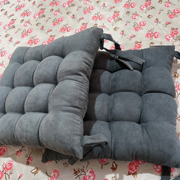 40×40纯灰色麂皮绒定点绗缝加厚坐垫 有绑带 发1对