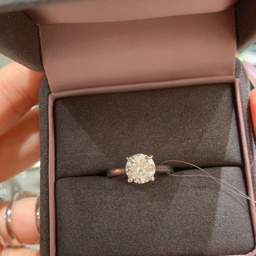 实验室培育钻石18K金镶嵌趴****15