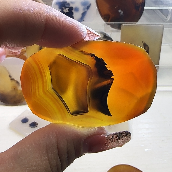 玛瑙/玉髓未镶嵌珠宝奇石