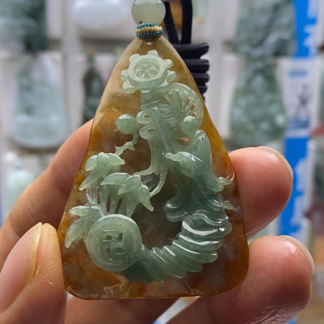 翡翠颈饰未镶嵌悟道