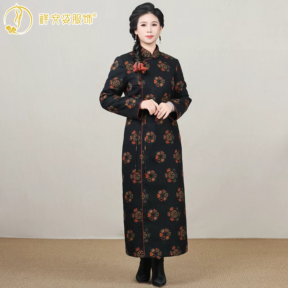 祥安姿服饰[黑调马到成功]立领加绒贺岁团花旗袍棉袄 G647691M8