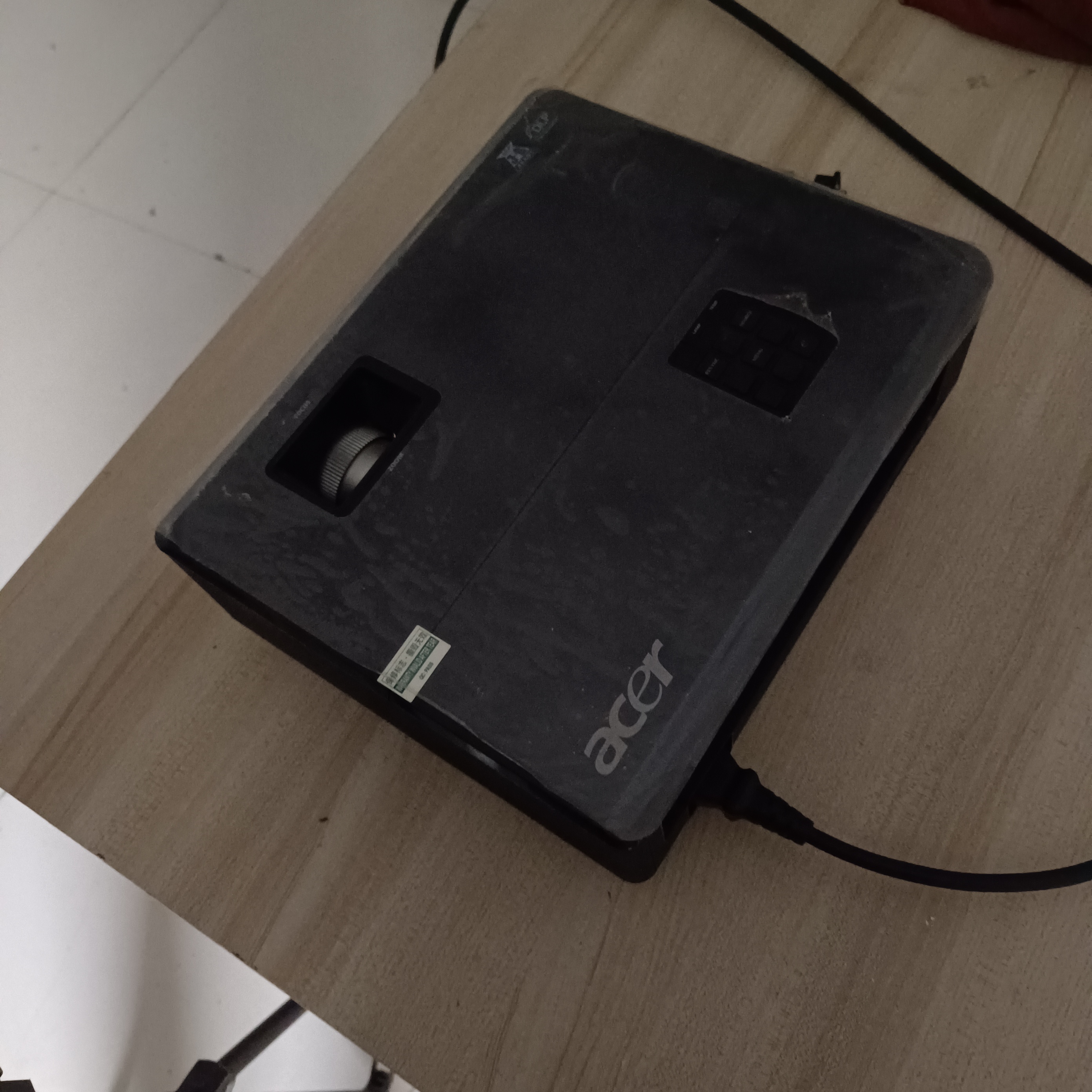 8新  二手宏基投影仪运费自理