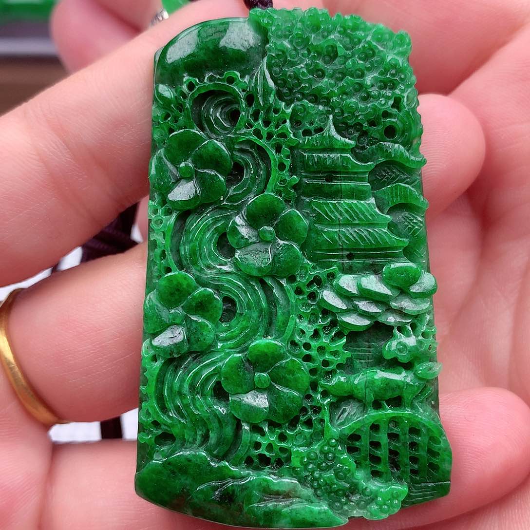 翡翠颈饰未镶嵌翡翠