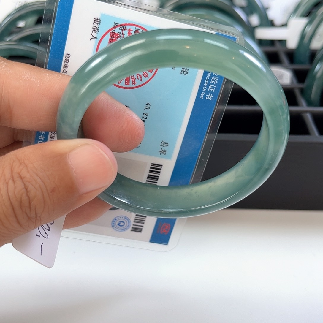 翡翠手镯未镶嵌冰飘花晴底天然翡翠手镯