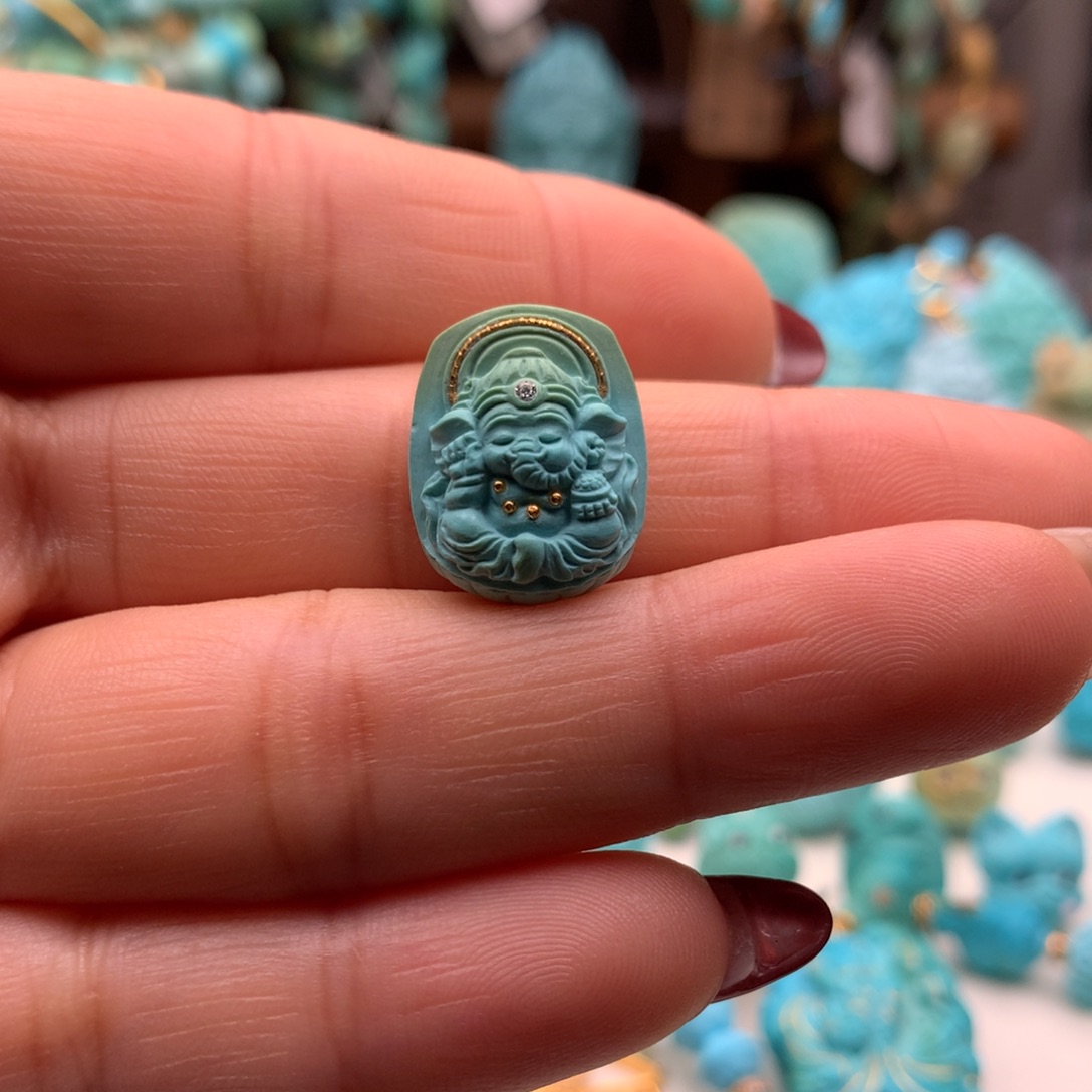 绿松石颈饰未镶嵌果*