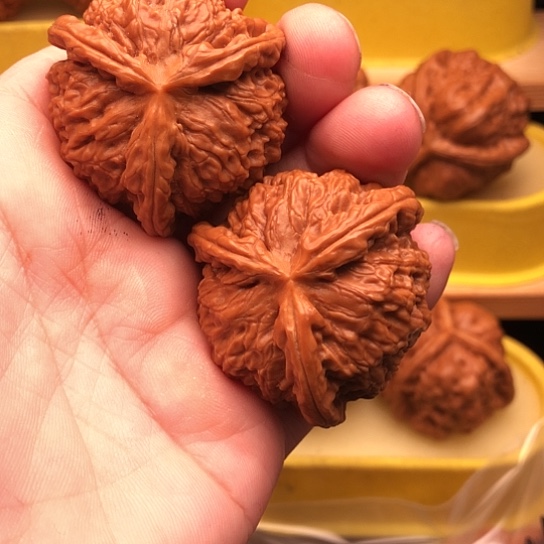 文玩核桃吊坠钢**哥核桃