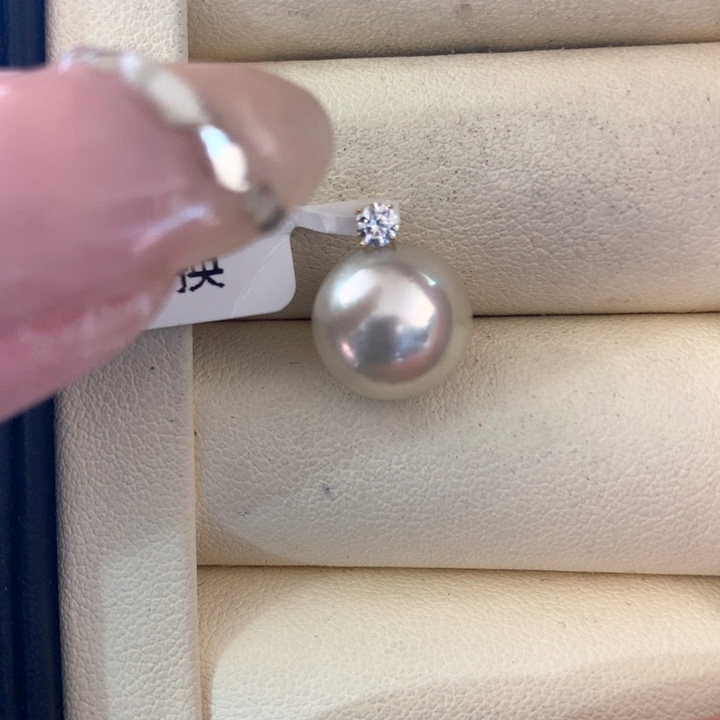 颈饰18K金镶嵌海水珍珠