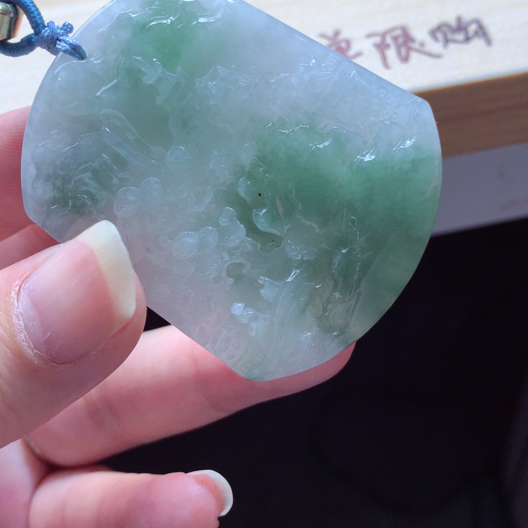 翡翠颈饰未镶嵌吊坠