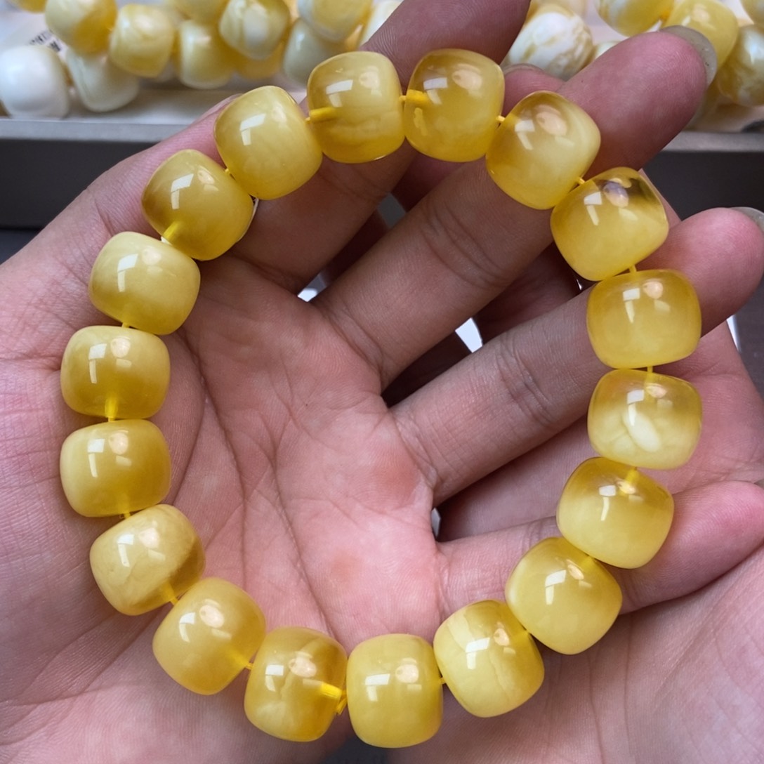 未镶嵌琥珀珠宝奇石1