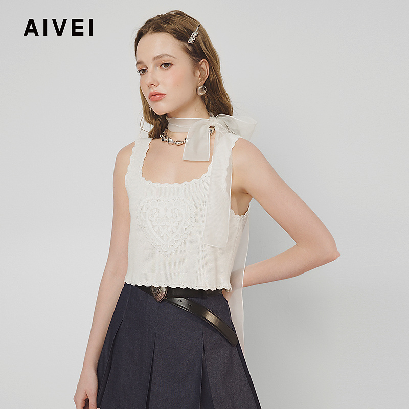 AIVEI欣贺艾薇2025春季纯欲截短勾花爱心背心吊带S714703A