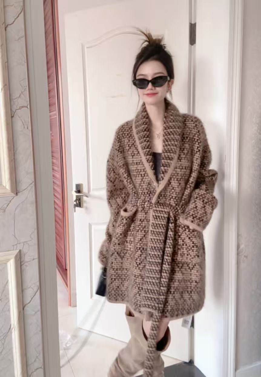 【100山羊绒】拉绒工艺251458-慵懒风时尚拼色菱形格V领针织外套