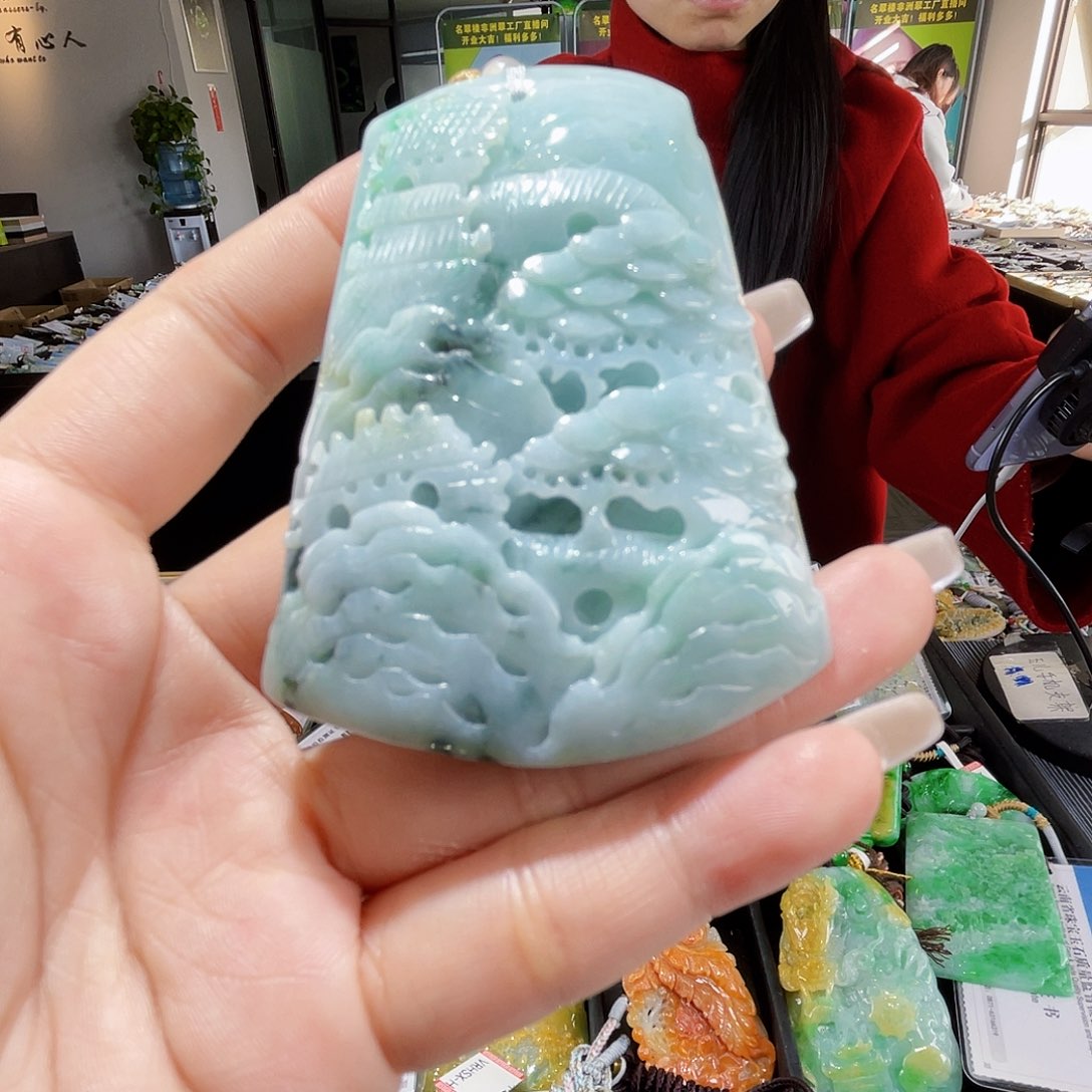 颈饰未镶嵌翡翠一