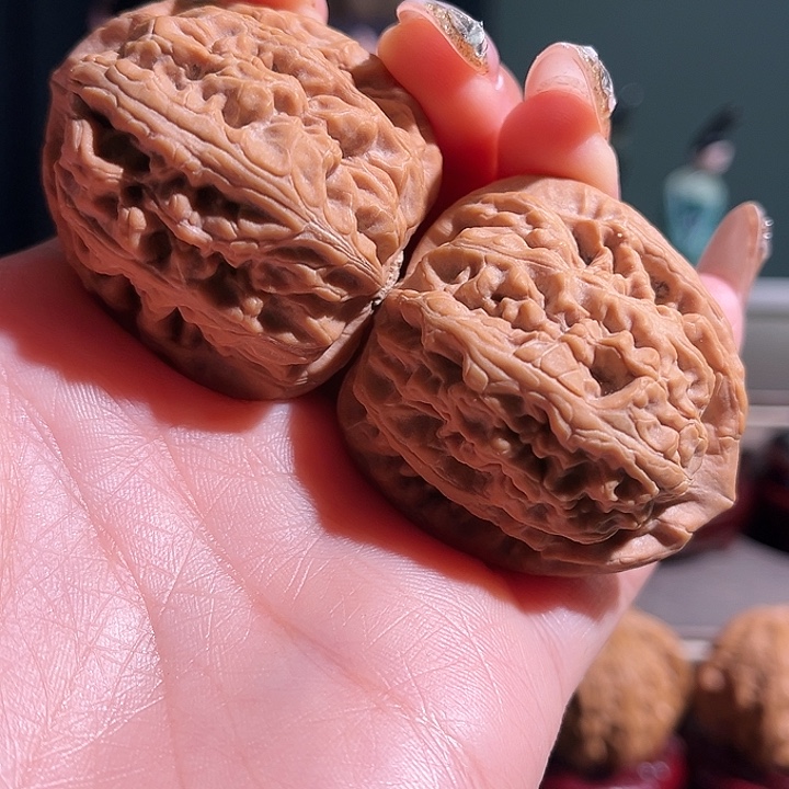 观***雨把件文玩核桃全品 红锦鲤