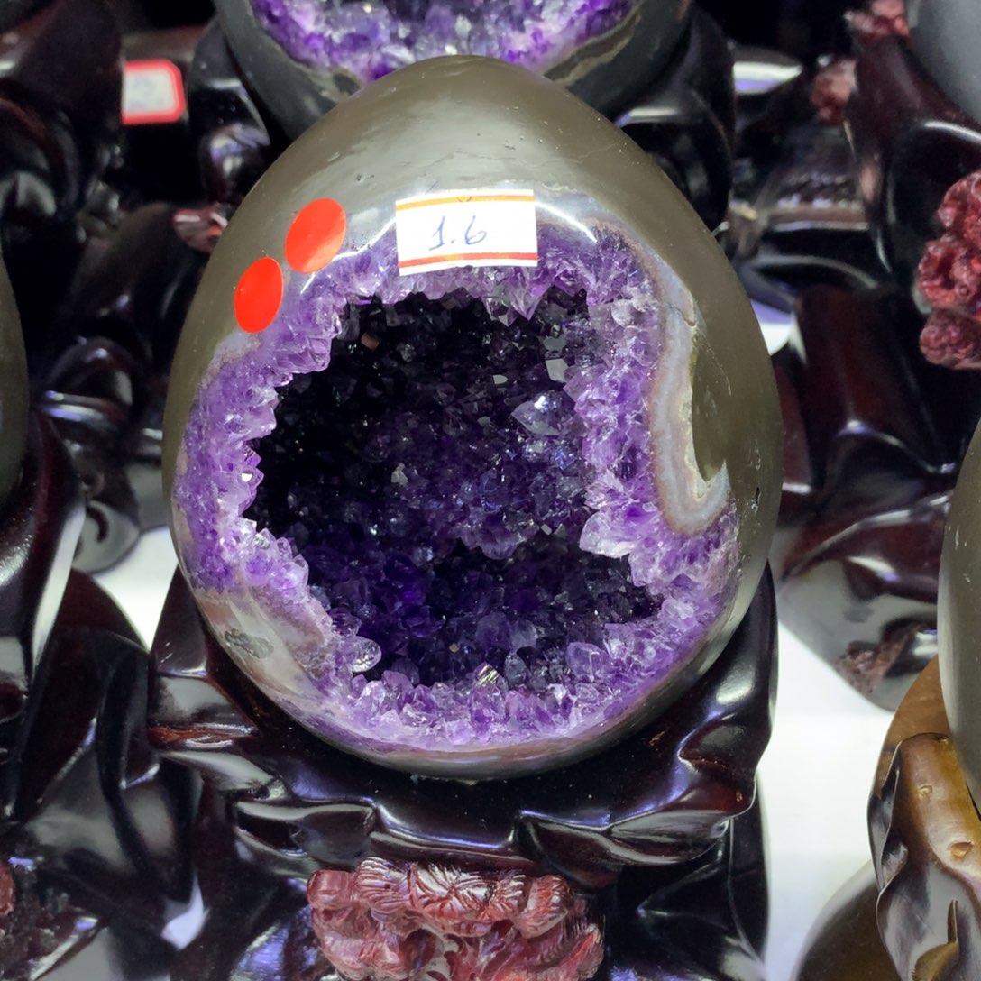 水晶摆件未镶嵌好好